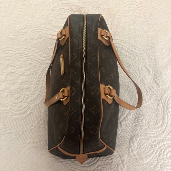 Louis Vuitton Montorgueil GM Monogram Canvas Bag - Picture 4 of 8